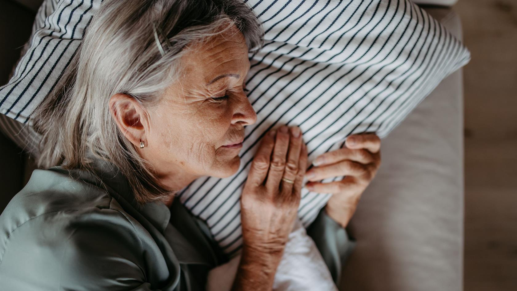 如何在任何年齡段獲得更好的睡眠：睡眠專家分享他們的建議