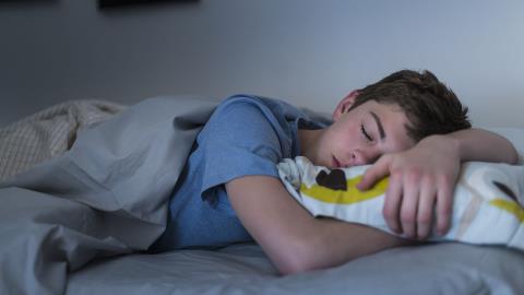 如何在任何年齡段獲得更好的睡眠：睡眠專家分享他們的建議
